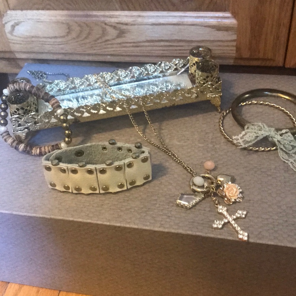 lot of.l beautiful  jewels